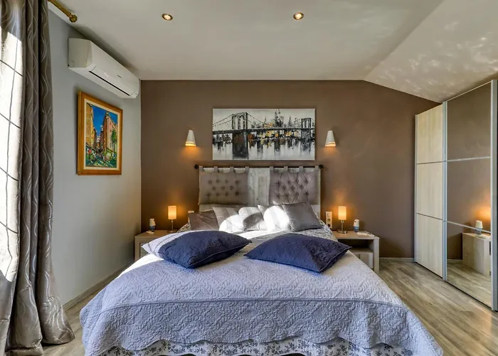 Angelo - Olive Verte Pensión 3*